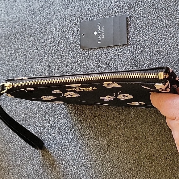 Kate Spade floral double zip nylon & leather large wristlet, NWT... retail $139 - Picture 4 of 9